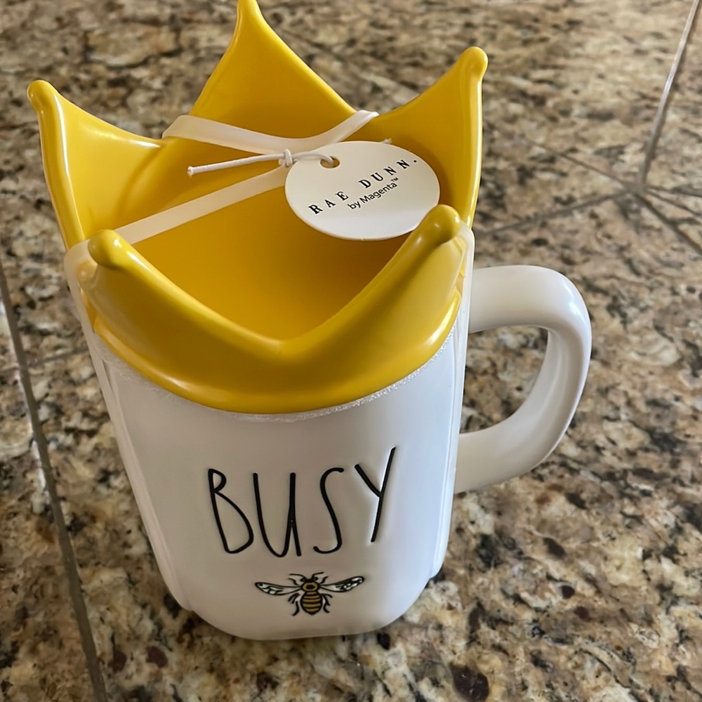 RAE DUNN MUGS BUSY OUEEN BEE with YELLOW CROWN TOPPER.